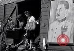Standbild vertriebene Russen Grimma Deutschland, 1945, aus Sekunde 43 historischem Filmmaterial Videoclip 65675032575