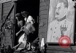 Standbild vertriebene Russen Grimma Deutschland, 1945, aus Sekunde 45 historischem Filmmaterial Videoclip 65675032575