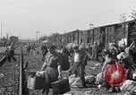 Standbild vertriebene Russen Grimma Deutschland, 1945, aus Sekunde 50 historischem Filmmaterial Videoclip 65675032575