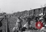 Standbild vertriebene Russen Grimma Deutschland, 1945, aus Sekunde 52 historischem Filmmaterial Videoclip 65675032575