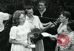 Standbild Evangelium Prediger und Bergarbeiter Kentucky United States USA, 1962, aus Sekunde 26 historischem Filmmaterial Videoclip 65675032597