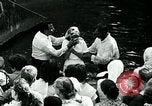 Standbild Evangelium Prediger und Bergarbeiter Kentucky United States USA, 1962, aus Sekunde 49 historischem Filmmaterial Videoclip 65675032597
