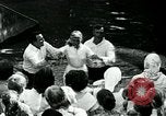 Standbild Evangelium Prediger und Bergarbeiter Kentucky United States USA, 1962, aus Sekunde 52 historischem Filmmaterial Videoclip 65675032597