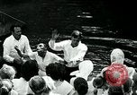 Standbild Evangelium Prediger und Bergarbeiter Kentucky United States USA, 1962, aus Sekunde 54 historischem Filmmaterial Videoclip 65675032597