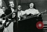 Image Renouveau de l'église fondamentaliste de montagnes des Appalaches Delphia Kentucky USA, 1962, de la seconde 19 séquences d'archives historiques vidéo 65675032602