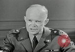 Standbild Dwight D Eisenhower Paris Frankreich, 1951, aus Sekunde 57 historischem Filmmaterial Videoclip 65675032630