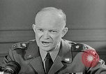 Standbild Dwight D Eisenhower Paris Frankreich, 1951, aus Sekunde 59 historischem Filmmaterial Videoclip 65675032630