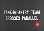 Standbild Us-Panzer und Infanterie im koreanischen Krieg 3 Korea, 1951, aus Sekunde 3 historischem Filmmaterial Videoclip 65675032631