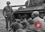 Standbild Us-Panzer und Infanterie im koreanischen Krieg 3 Korea, 1951, aus Sekunde 18 historischem Filmmaterial Videoclip 65675032631