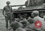 Standbild Us-Panzer und Infanterie im koreanischen Krieg 3 Korea, 1951, aus Sekunde 21 historischem Filmmaterial Videoclip 65675032631
