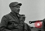 Standbild Us-Panzer und Infanterie im koreanischen Krieg 3 Korea, 1951, aus Sekunde 29 historischem Filmmaterial Videoclip 65675032631