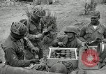 Standbild Us-Panzer und Infanterie im koreanischen Krieg 3 Korea, 1951, aus Sekunde 31 historischem Filmmaterial Videoclip 65675032631