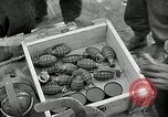Standbild Us-Panzer und Infanterie im koreanischen Krieg 3 Korea, 1951, aus Sekunde 33 historischem Filmmaterial Videoclip 65675032631