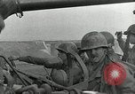 Standbild Us-Panzer und Infanterie im koreanischen Krieg 3 Korea, 1951, aus Sekunde 50 historischem Filmmaterial Videoclip 65675032631