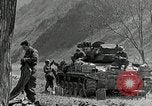 Standbild amerikanische M24 Chaffee Tanks Korea, 1951, aus Sekunde 10 historischem Filmmaterial Videoclip 65675032632