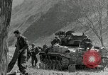Standbild amerikanische M24 Chaffee Tanks Korea, 1951, aus Sekunde 11 historischem Filmmaterial Videoclip 65675032632