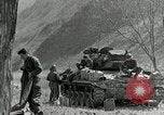 Standbild amerikanische M24 Chaffee Tanks Korea, 1951, aus Sekunde 12 historischem Filmmaterial Videoclip 65675032632