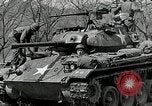 Standbild amerikanische M24 Chaffee Tanks Korea, 1951, aus Sekunde 26 historischem Filmmaterial Videoclip 65675032632