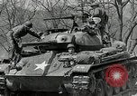 Standbild amerikanische M24 Chaffee Tanks Korea, 1951, aus Sekunde 27 historischem Filmmaterial Videoclip 65675032632