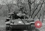 Standbild amerikanische M24 Chaffee Tanks Korea, 1951, aus Sekunde 30 historischem Filmmaterial Videoclip 65675032632