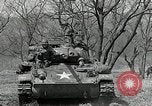 Standbild amerikanische M24 Chaffee Tanks Korea, 1951, aus Sekunde 31 historischem Filmmaterial Videoclip 65675032632