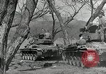 Standbild amerikanische M24 Chaffee Tanks Korea, 1951, aus Sekunde 34 historischem Filmmaterial Videoclip 65675032632