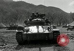 Standbild amerikanische M24 Chaffee Tanks Korea, 1951, aus Sekunde 42 historischem Filmmaterial Videoclip 65675032632
