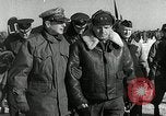 Standbild General MacArthur Pjöngjang Nordkorea, 1950, aus Sekunde 59 historischem Filmmaterial Videoclip 65675032634
