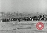 Standbild koreanischen Fluechtlinge Pjöngjang Nordkorea, 1950, aus Sekunde 13 historischem Filmmaterial Videoclip 65675032637