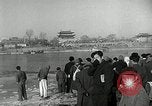 Standbild koreanischen Fluechtlinge Pjöngjang Nordkorea, 1950, aus Sekunde 30 historischem Filmmaterial Videoclip 65675032637