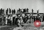 Standbild koreanischen Fluechtlinge Pjöngjang Nordkorea, 1950, aus Sekunde 34 historischem Filmmaterial Videoclip 65675032637