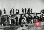 Standbild koreanischen Fluechtlinge Pjöngjang Nordkorea, 1950, aus Sekunde 43 historischem Filmmaterial Videoclip 65675032637