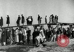 Standbild koreanischen Fluechtlinge Pjöngjang Nordkorea, 1950, aus Sekunde 45 historischem Filmmaterial Videoclip 65675032637
