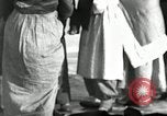 Standbild koreanischen Fluechtlinge Pjöngjang Nordkorea, 1950, aus Sekunde 46 historischem Filmmaterial Videoclip 65675032637