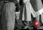 Standbild koreanischen Fluechtlinge Pjöngjang Nordkorea, 1950, aus Sekunde 50 historischem Filmmaterial Videoclip 65675032637