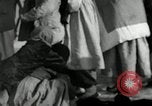 Standbild koreanischen Fluechtlinge Pjöngjang Nordkorea, 1950, aus Sekunde 55 historischem Filmmaterial Videoclip 65675032637