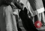 Standbild koreanischen Fluechtlinge Pjöngjang Nordkorea, 1950, aus Sekunde 62 historischem Filmmaterial Videoclip 65675032637