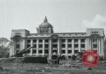 Image obusiers de 155 mm à côté du Capitol Building Séoul Corée du Sud, 1951, de la seconde 13 séquences d'archives historiques vidéo 65675032641