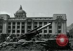 Image obusiers de 155 mm à côté du Capitol Building Séoul Corée du Sud, 1951, de la seconde 35 séquences d'archives historiques vidéo 65675032641