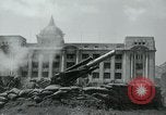 Image obusiers de 155 mm à côté du Capitol Building Séoul Corée du Sud, 1951, de la seconde 52 séquences d'archives historiques vidéo 65675032641