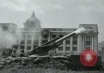 Image obusiers de 155 mm à côté du Capitol Building Séoul Corée du Sud, 1951, de la seconde 53 séquences d'archives historiques vidéo 65675032641