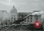 Image obusiers de 155 mm à côté du Capitol Building Séoul Corée du Sud, 1951, de la seconde 54 séquences d'archives historiques vidéo 65675032641