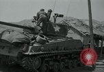 Standbild Sherman Tank Korea, 1951, aus Sekunde 12 historischem Filmmaterial Videoclip 65675032642