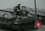 Standbild Sherman Tank Korea, 1951, aus Sekunde 13 historischem Filmmaterial Videoclip 65675032642
