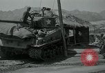 Standbild Sherman Tank Korea, 1951, aus Sekunde 16 historischem Filmmaterial Videoclip 65675032642
