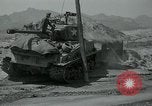Standbild Sherman Tank Korea, 1951, aus Sekunde 21 historischem Filmmaterial Videoclip 65675032642
