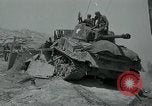 Standbild Sherman Tank Korea, 1951, aus Sekunde 28 historischem Filmmaterial Videoclip 65675032642