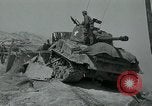 Standbild Sherman Tank Korea, 1951, aus Sekunde 29 historischem Filmmaterial Videoclip 65675032642