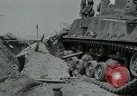 Standbild Sherman Tank Korea, 1951, aus Sekunde 33 historischem Filmmaterial Videoclip 65675032642