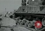 Standbild Sherman Tank Korea, 1951, aus Sekunde 35 historischem Filmmaterial Videoclip 65675032642